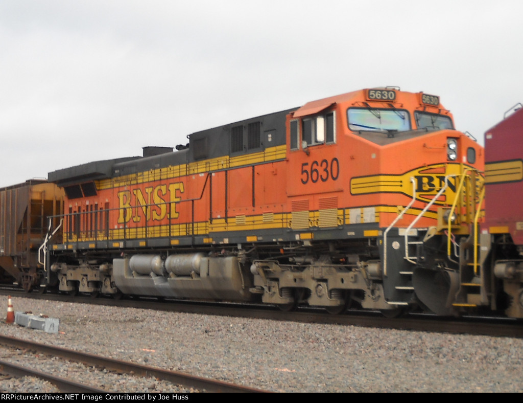 BNSF 5630